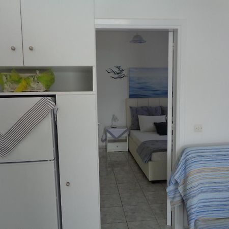 Blue And White Studios & Apartments Lefkos  Exterior photo
