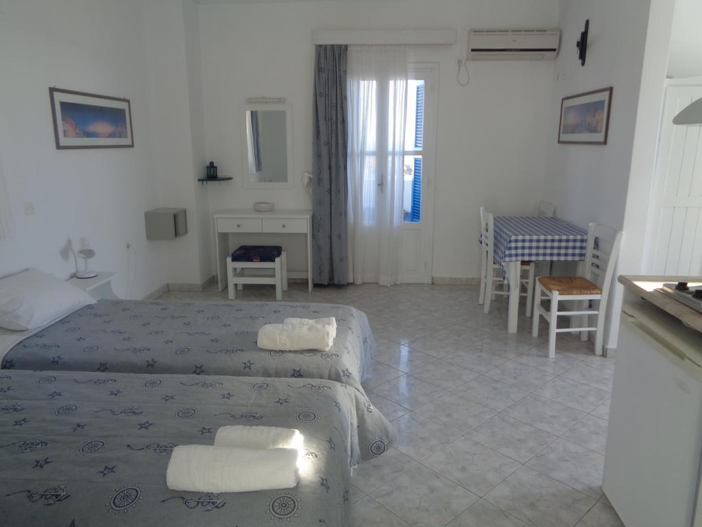 Blue And White Studios & Apartments Lefkos  Exterior photo