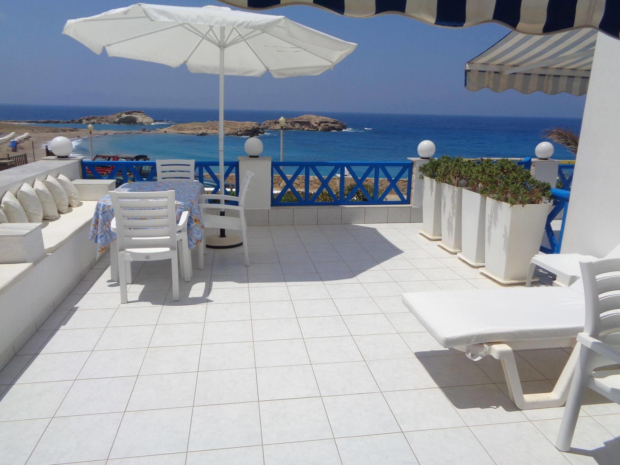 Blue And White Studios & Apartments Lefkos  Exterior photo
