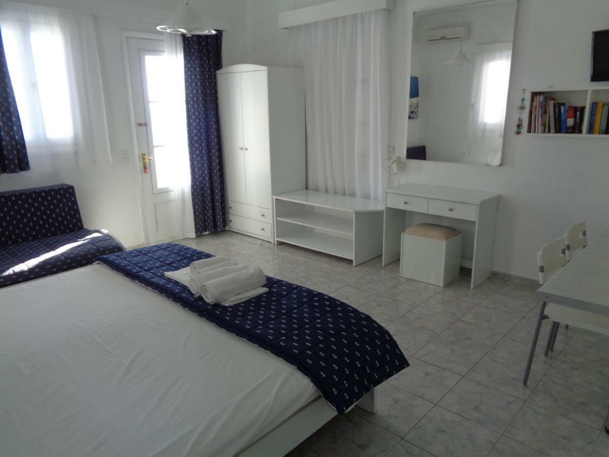 Blue And White Studios & Apartments Lefkos  Exterior photo