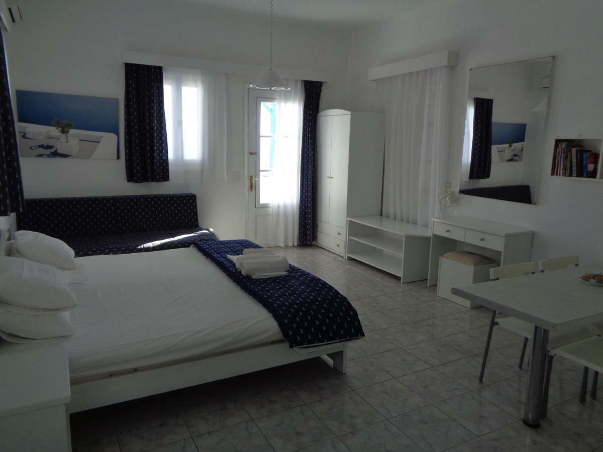 Blue And White Studios & Apartments Lefkos  Exterior photo