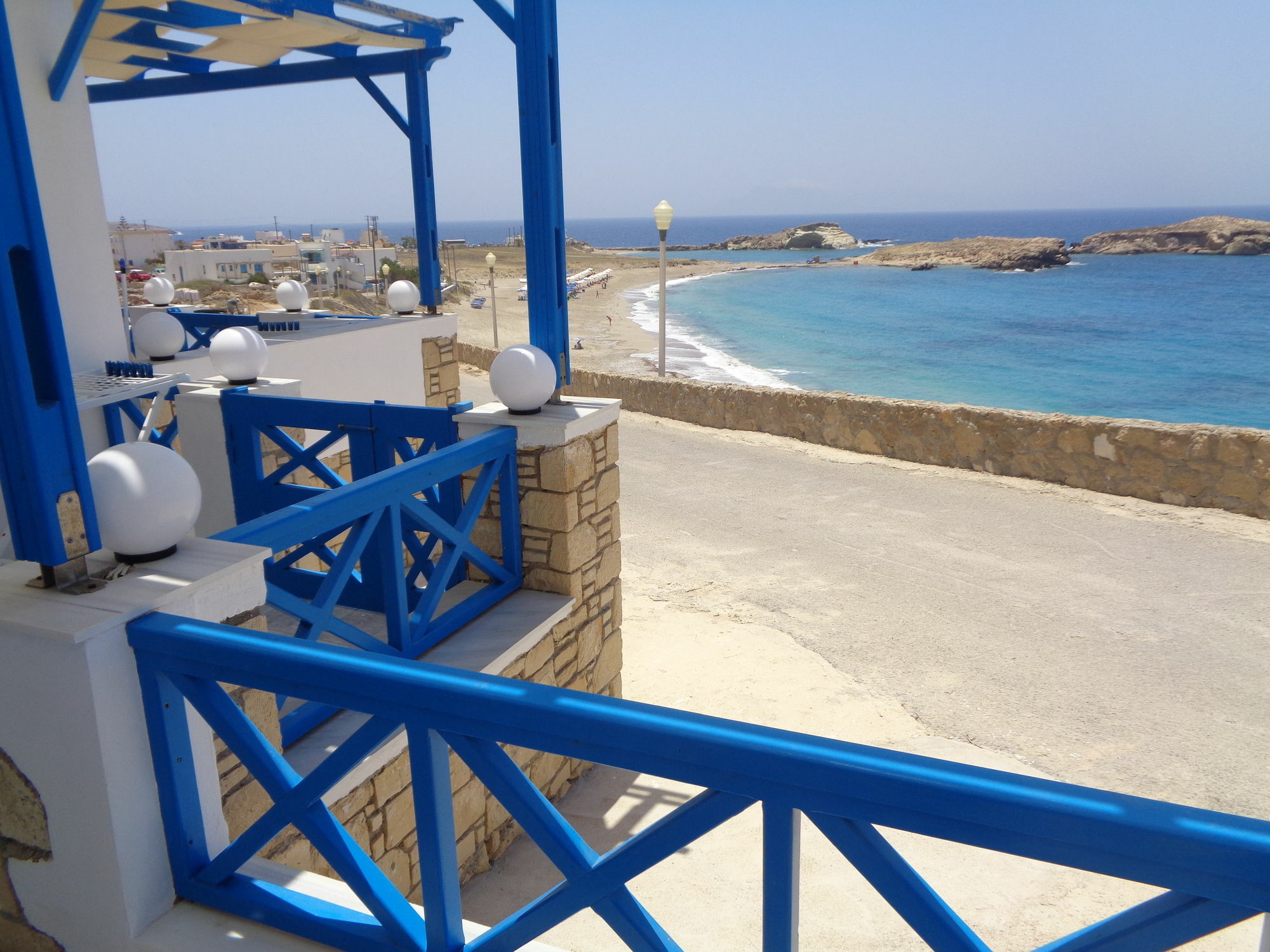 Blue And White Studios & Apartments Lefkos  Exterior photo