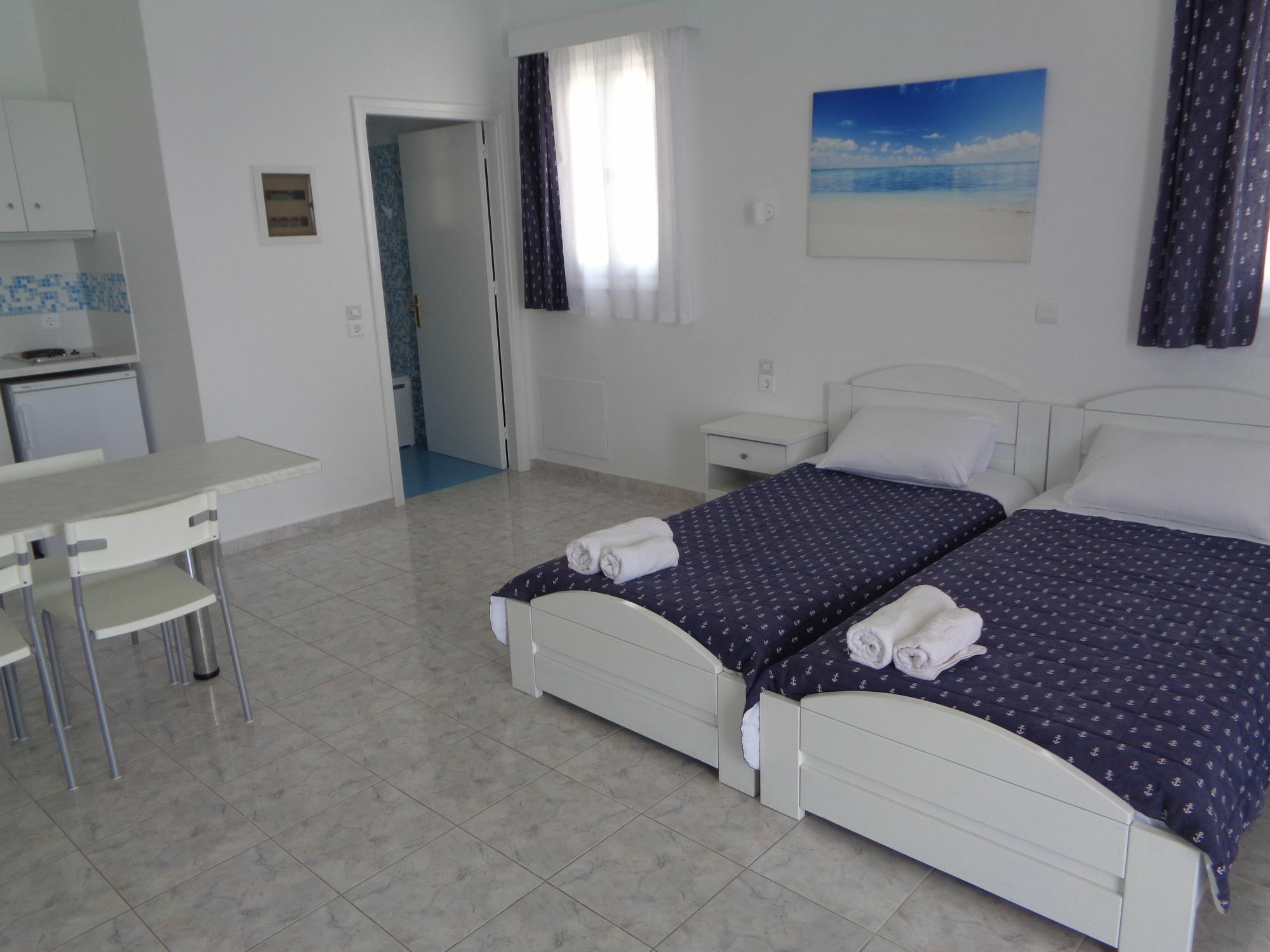 Blue And White Studios & Apartments Lefkos  Exterior photo